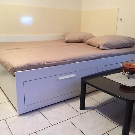 Sakura Studio Apartment Coulommiers